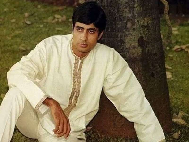 1968 की तस्वीर शेयर कर अमिताभ बच्चन ने कहा मुझे क्यों किया गया था रिजेक्ट 1968 की तस्वीर शेयर कर अमिताभ बच्चन ने कहा मुझे क्यों किया गया था रिजेक्ट
