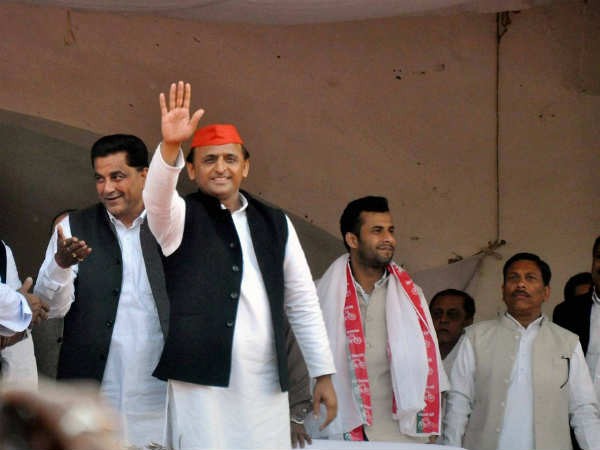 CM अखिलेश यादव ने मंत्री शारदा प्रताप शुक्ला को पार्टी से किया बाहर CM अखिलेश यादव ने मंत्री शारदा प्रताप शुक्ला को पार्टी से किया बाहर