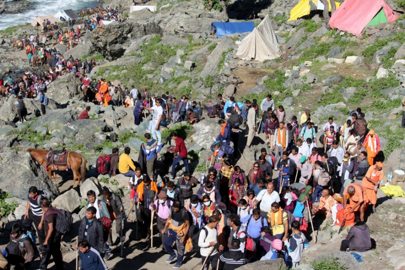 अमरनाथ यात्रा के दौरान मंत्र और जयकारे पर लगे रोक : NGT अमरनाथ यात्रा के दौरान मंत्र और जयकारे पर लगे रोक : NGT