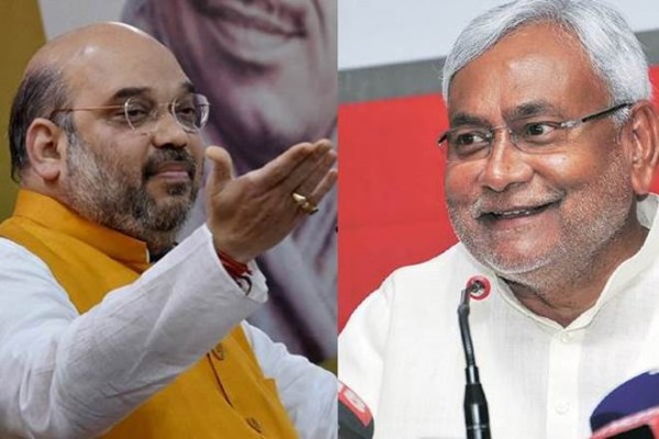 गरमाई सियासत : अमित शाह से नीतीश कुमार ने की गुपचुप बातचीत गरमाई सियासत : अमित शाह से नीतीश कुमार ने की गुपचुप बातचीत