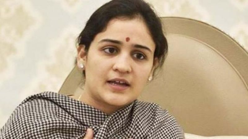 मुलायम की छोटी बहू अपर्णा यादव ने अयोध्या राम मंदिर का किया समर्थन, और कही ये बातें मुलायम की छोटी बहू अपर्णा यादव ने अयोध्या राम मंदिर का किया समर्थन, और कही ये बातें