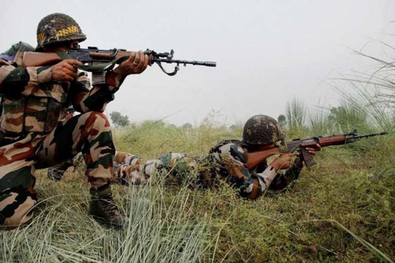 जम्मू कश्मीर : नियंत्रण रेखा पर PAK सैनिकों ने अचानक की फायरिंग तो भारतीय सेना ने दिया ऐसा जवाब