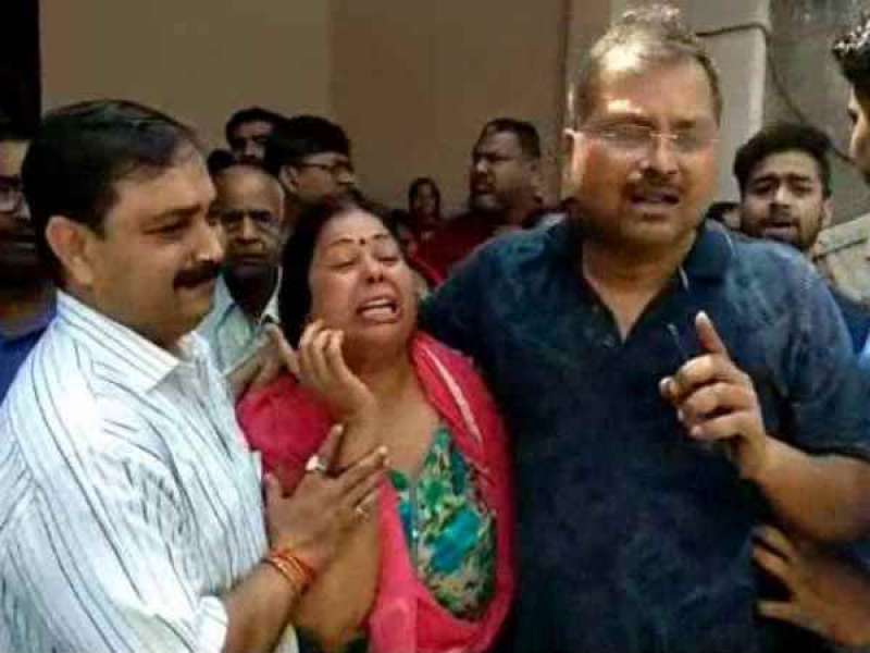 ऐश्वर्या सुसाइड मामला, यूनिवर्सिटी के निदेशक और चौकी इंचार्ज गिरफ्तार ऐश्वर्या सुसाइड मामला, यूनिवर्सिटी के निदेशक और चौकी इंचार्ज गिरफ्तार