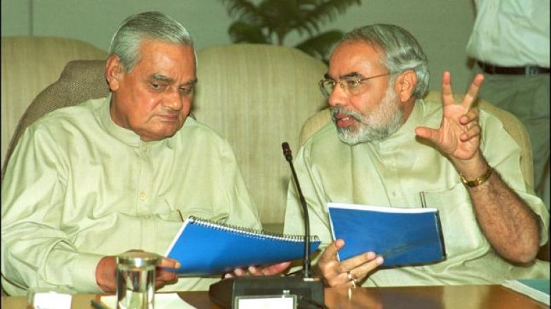 PM मोदी ने बताया कैसे अटलजी ने उन्हें गुजरात का CM बनाया था PM मोदी ने बताया कैसे अटलजी ने उन्हें गुजरात का CM बनाया था