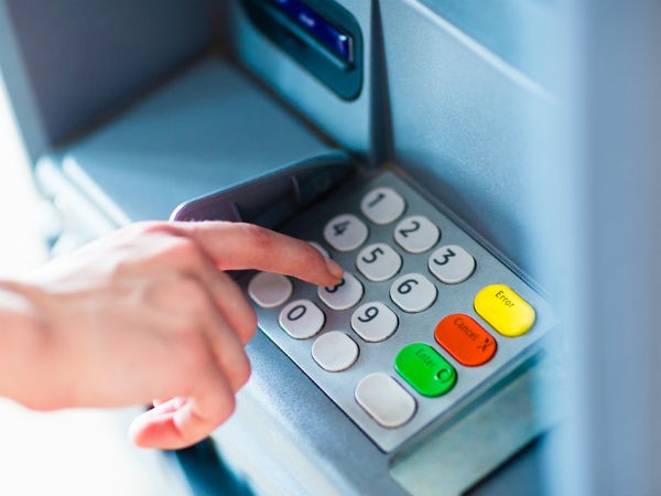 सभी काम छोड़कर तुरंत बदलें ATM पिन सभी काम छोड़कर तुरंत बदलें ATM पिन