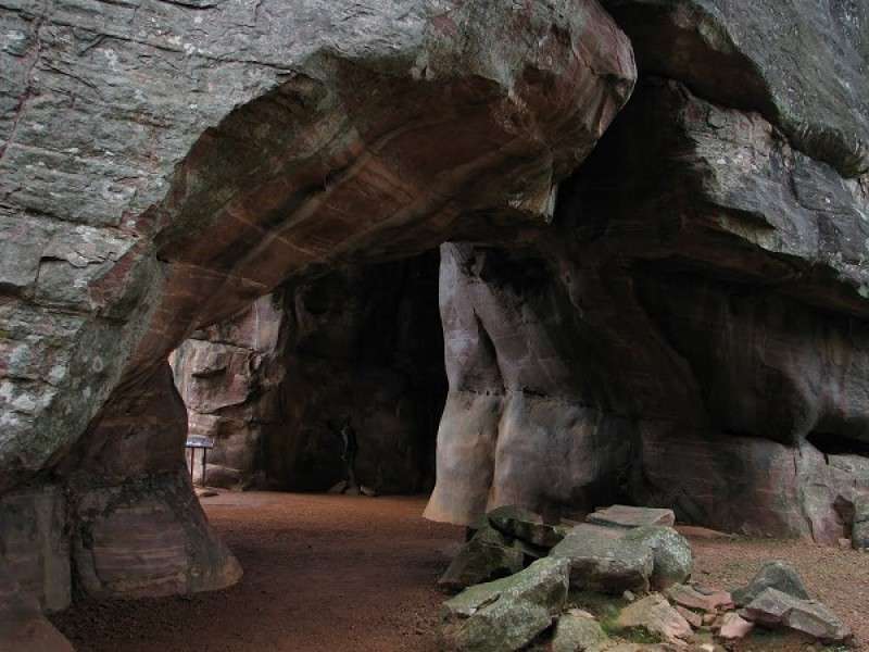 भारत की रहस्यमयी गुफाएं, रोमांच के शौकीन करें यहां की सैर