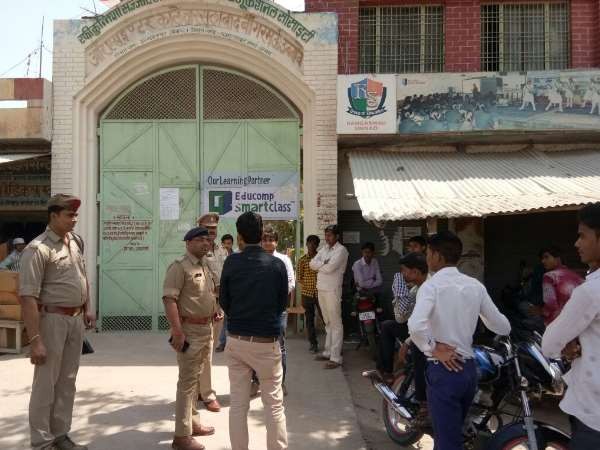 यूपी में पुलिस ने शुरु किया एंटी रोमियो अभियान