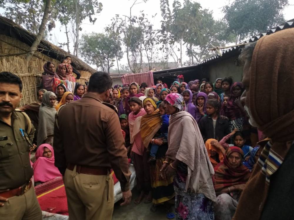 घर में घुसकर अज्ञात हमलावरों द्वारा एक महिला की हत्या घर में घुसकर अज्ञात हमलावरों द्वारा एक महिला की हत्या