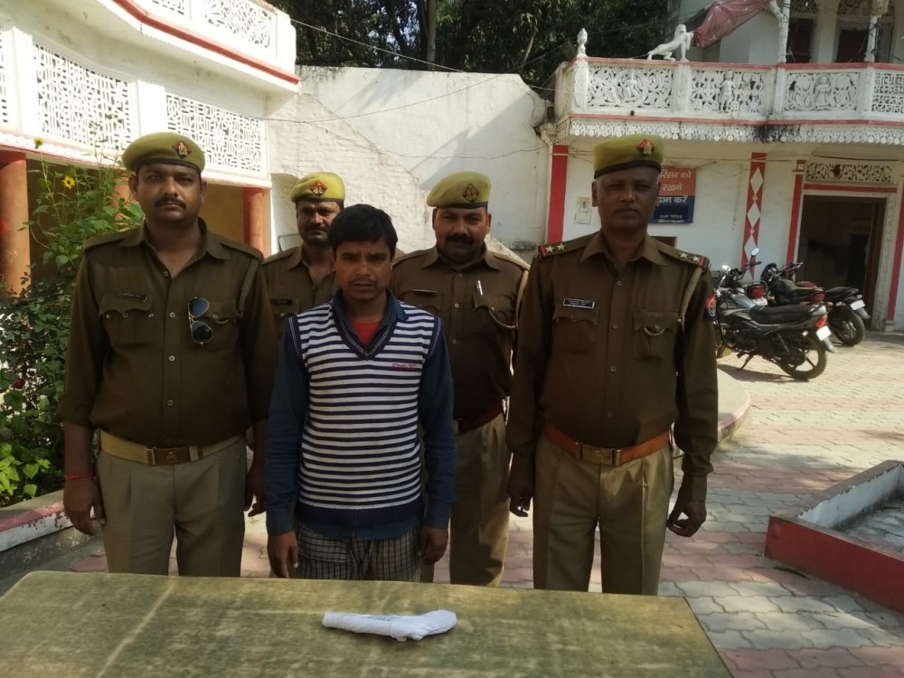 12 बोर देसी कट्टा व 01 जिंदा कारतूस के साथ एक व्यक्ति गिरफ्तार 12 बोर देसी कट्टा व 01 जिंदा कारतूस के साथ एक व्यक्ति गिरफ्तार