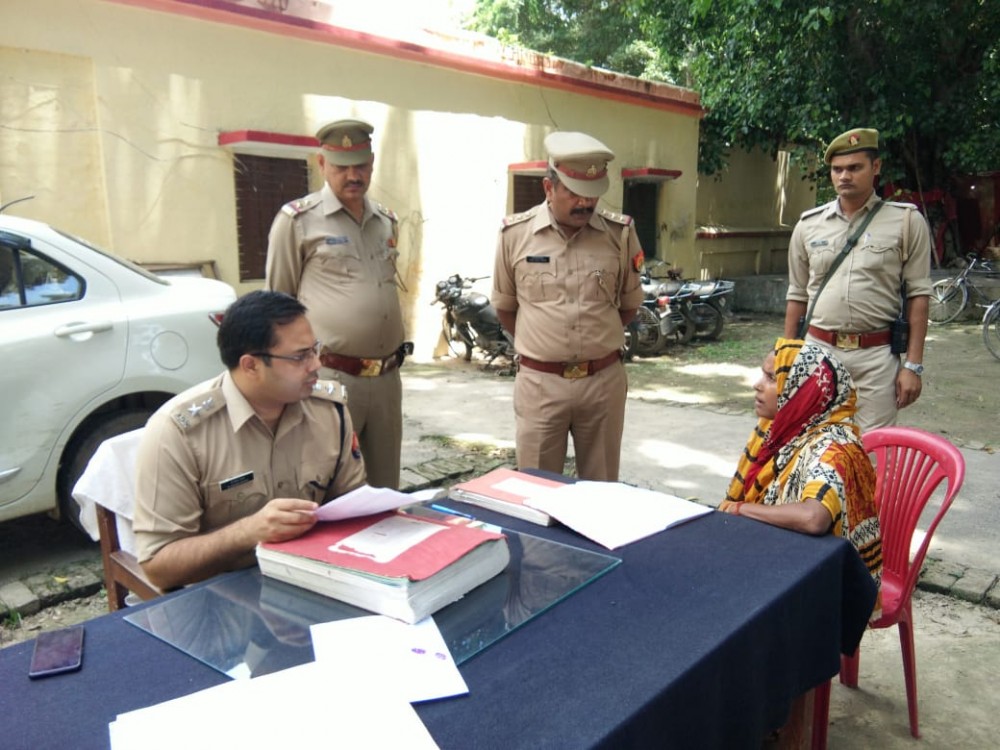 बहराइच के सभी थानो पर सम्पूर्ण समाधान दिवस का आयोजन किया गया बहराइच के सभी थानो पर सम्पूर्ण समाधान दिवस का आयोजन किया गया