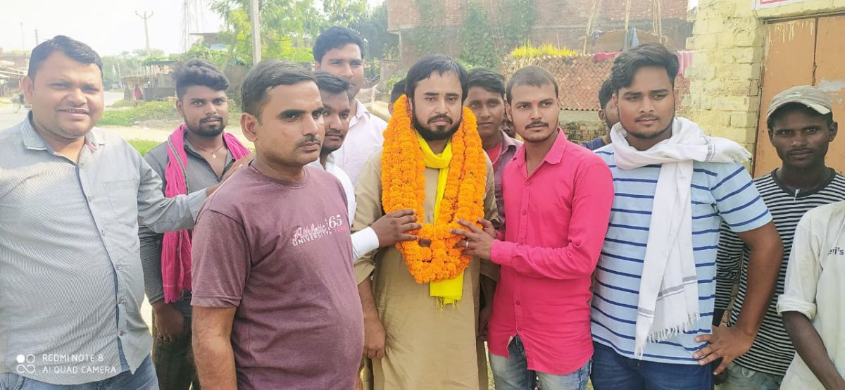 जावेद अंसारी की रिहाई होने पर कार्यकर्ताओं ने भव्य स्वागत किया जावेद अंसारी की रिहाई होने पर कार्यकर्ताओं ने भव्य स्वागत किया