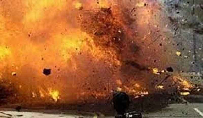 नवाज शरीफ के घर के पास हुआ बड़ा धमाका, 8 की मौत, 20 घायल नवाज शरीफ के घर के पास हुआ बड़ा धमाका, 8 की मौत, 20 घायल