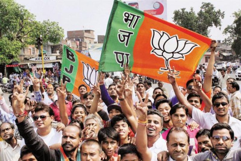 चुनाव से पहले भाजपा को लगा बड़ा झटका, इस BJP मंत्री ने थामा कांग्रेस का हांथ चुनाव से पहले भाजपा को लगा बड़ा झटका, इस BJP मंत्री ने थामा कांग्रेस का हांथ