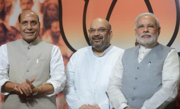 UP में नए मुख्यमंत्री 17 मार्च को लेंगे शपथ UP में नए मुख्यमंत्री 17 मार्च को लेंगे शपथ