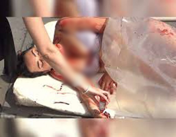 लंदन की सड़क पर यूं बिक रहा था इंसानी मांश,खून से लथपथ थी लड़कियां लंदन की सड़क पर यूं बिक रहा था इंसानी मांश,खून से लथपथ थी लड़कियां