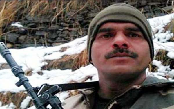 BSF जवान तेज बहादुर का एक और वीडियो PM मोदी से मांगा इंसाफ BSF जवान तेज बहादुर का एक और वीडियो PM मोदी से मांगा इंसाफ