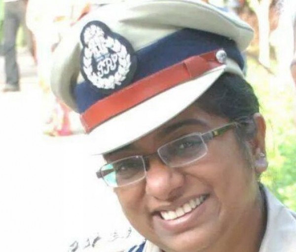 निर्भया ने मरने से पहले इस पुलिस अफसर से क्या कहा था : छाया शर्मा निर्भया ने मरने से पहले इस पुलिस अफसर से क्या कहा था : छाया शर्मा