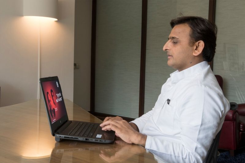 यूपी में अखिलेश के लैपटॉप में नजर आएंगे CM योगी व PM मोदी यूपी में अखिलेश के लैपटॉप में नजर आएंगे CM योगी व PM मोदी