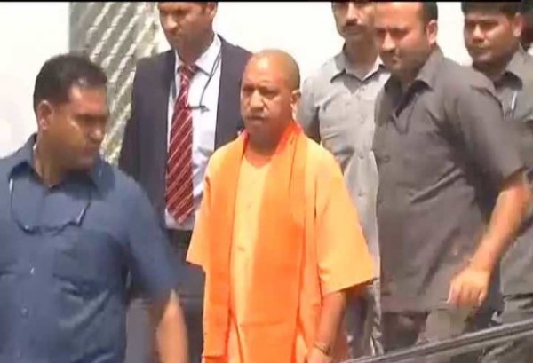चलती ट्रेन में महिला को एसिड पिलाने वाले दो आरोपी अरेस्ट चलती ट्रेन में महिला को एसिड पिलाने वाले दो आरोपी अरेस्ट