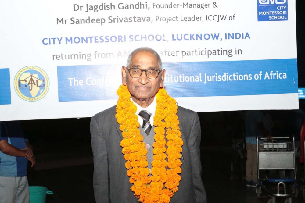 अन्तर्राष्ट्रीय न्यायाधीश सम्मेलन’ में प्रतिभाग कर  स्वदेश लौटे डा. जगदीश गाँधी का भव्य स्वागत