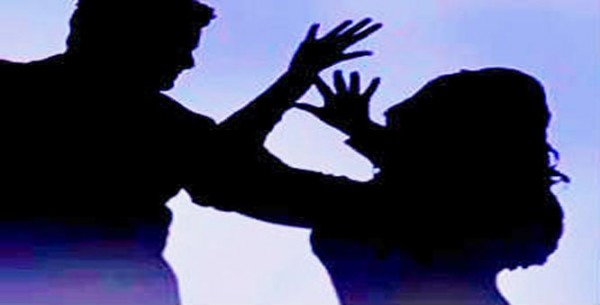 नोटबंदी के कारण बिकने से बच गई लड़की नोटबंदी के कारण बिकने से बच गई लड़की