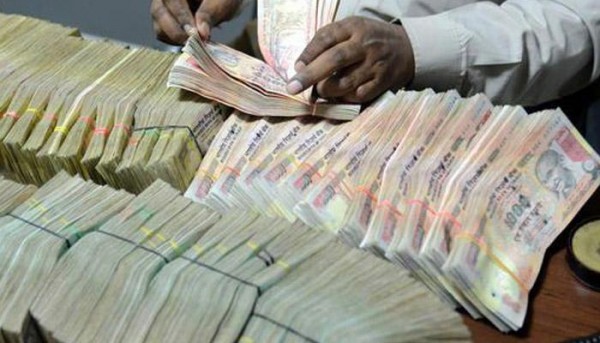 500-1000 के नोट बदलने का आज आखिरी दिन 500-1000 के नोट बदलने का आज आखिरी दिन