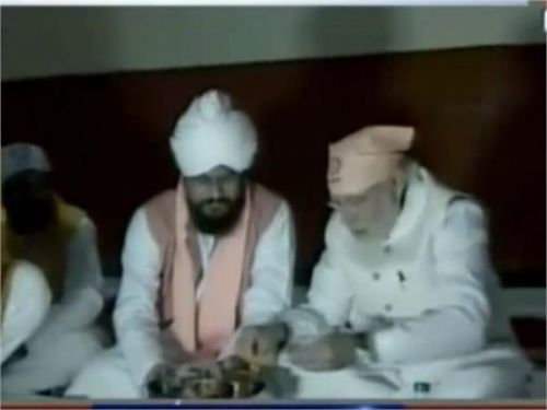 वाराणसी पहुंचे प्रधानमंत्री, दीक्षांत समारोह और रविदास जयंती में लेंगे हिस्सा वाराणसी पहुंचे प्रधानमंत्री, दीक्षांत समारोह और रविदास जयंती में लेंगे हिस्सा