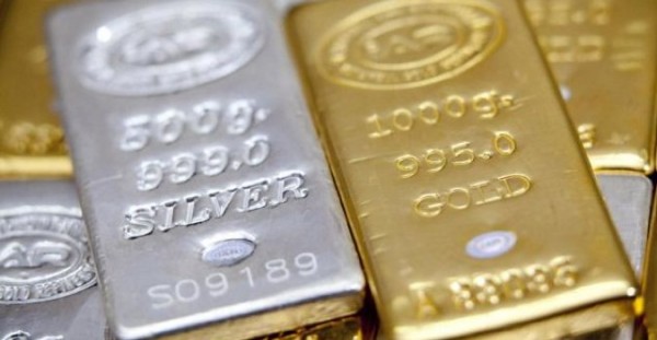 सोना 475 और चांदी में आई 550 रु. की उछाल सोना 475 और चांदी में आई 550 रु. की उछाल