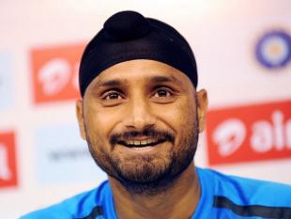 पगड़ी बांधने की सलाह पर भड़के हरभजन सिंह पगड़ी बांधने की सलाह पर भड़के हरभजन सिंह