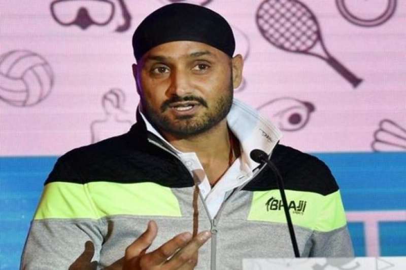 बॉल टैंपरिंग मामले पर भड़के हरभजन,बोले- वाह आईसीसी। अच्छा ट्रीटमेंट और फेयर प्ले। बॉल टैंपरिंग मामले पर भड़के हरभजन,बोले- वाह आईसीसी। अच्छा ट्रीटमेंट और फेयर प्ले।