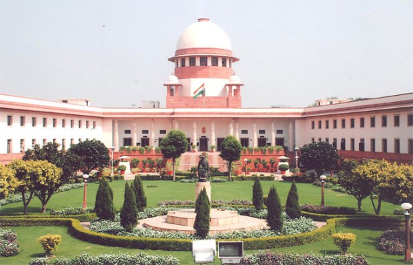 मुफ्त घोषणाओं को लेकर HC ने केंद्र और EC को जारी नोटिस मुफ्त घोषणाओं को लेकर HC ने केंद्र और EC को जारी नोटिस