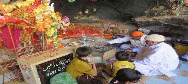 हिन्दुस्तान की माँ तो पकिस्तान की नानी देवी हिंगलाज भवानी हिन्दुस्तान की माँ तो पकिस्तान की नानी देवी हिंगलाज भवानी