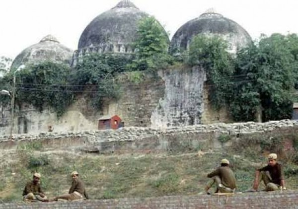 #बड़ा बयान - बाबर के सेनापति ने मंदिरों के बीच बनाई थी मस्जिद