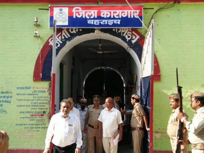 जिला जज ने एसपी के साथ कारागार का किया निरीक्षण जिला जज ने एसपी के साथ कारागार का किया निरीक्षण