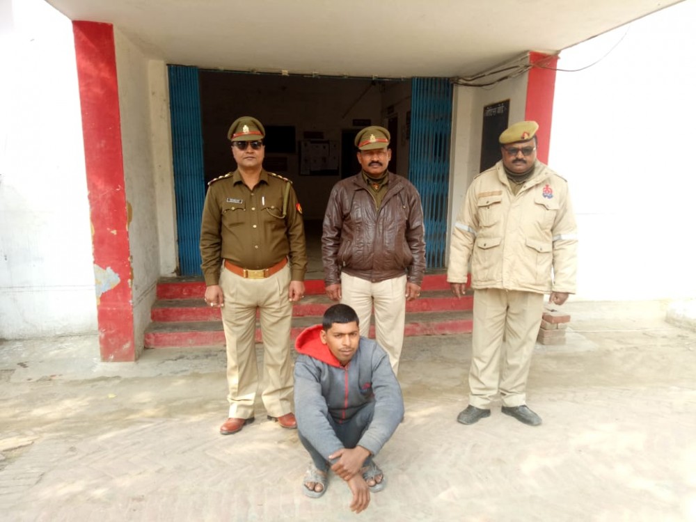 14 वर्षीय किशोरी से बलात्कार का आरोपी गिरफ्तार 14 वर्षीय किशोरी से बलात्कार का आरोपी गिरफ्तार