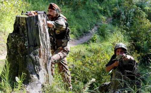 सेना और आतंकियों के बीच मुठभेड़ जारी, 3 कैप्टन सहित 6 जवान शहीद सेना और आतंकियों के बीच मुठभेड़ जारी, 3 कैप्टन सहित 6 जवान शहीद
