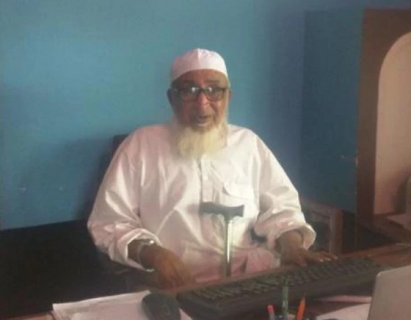 दिल्ली जैसा शहर छोड़ कर गोपामऊ में इल्म का चिराग जला रहा है ....शेखुल हदीस मौलाना अब्दुल क़ादिर साहब दिल्ली जैसा शहर छोड़ कर गोपामऊ में इल्म का चिराग जला रहा है ....शेखुल हदीस मौलाना अब्दुल क़ादिर साहब
