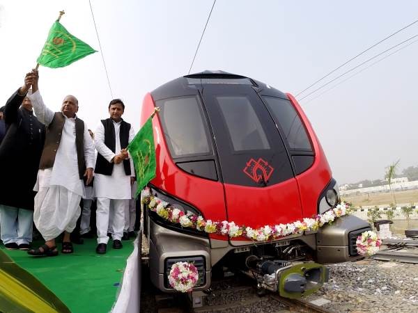 CM के सपनों की मेट्रो लखनऊ में दौड़ी CM के सपनों की मेट्रो लखनऊ में दौड़ी