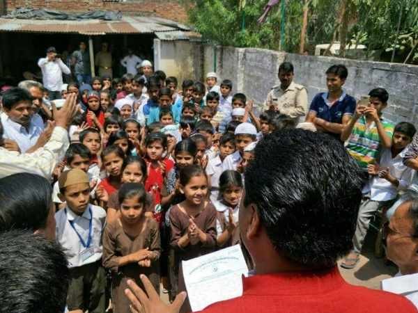 मदरसे में बच्चों ने ली पहले गौ-रक्षा की शपथ फिर लिखा गाय पर निबंध मदरसे में बच्चों ने ली पहले गौ-रक्षा की शपथ फिर लिखा गाय पर निबंध