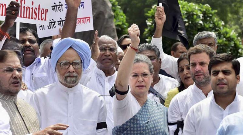 #भारत बंद, धरने पर बैठे मनमोहन सिंह, बोले सरकार बदलने के लिए एकजुटता जरूरी