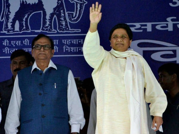 मायावती ने फेंका बड़ा पासा - 12 मोलवी करेंगे BSP का प्रचार मायावती ने फेंका बड़ा पासा - 12 मोलवी करेंगे BSP का प्रचार
