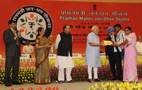 मोदी सरकार के 2 साल: कई योजनाएं रहीं अच्छी मोदी सरकार के 2 साल: कई योजनाएं रहीं अच्छी