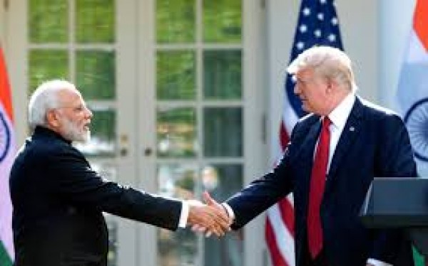 मोदी-ट्रंप की दोस्ती का हुआ असर अब US में 53 हवाई अड्डों पर नहीं होगी भारतीयों की जांच मोदी-ट्रंप की दोस्ती का हुआ असर अब US में 53 हवाई अड्डों पर नहीं होगी भारतीयों की जांच