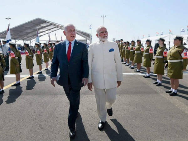 तेल अवीव में क्यों पहने थे पीएम मोदी ने सफेद रंग के कपड़े तेल अवीव में क्यों पहने थे पीएम मोदी ने सफेद रंग के कपड़े