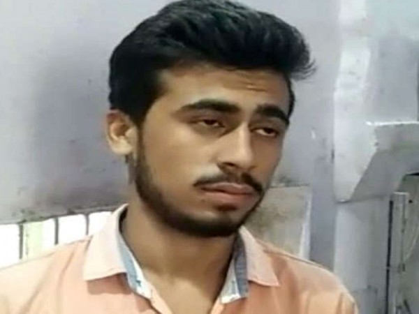 CM योगी की आपत्तिजनक फोटो पोस्ट करने वाला व्यक्ति गिरफ्तार CM योगी की आपत्तिजनक फोटो पोस्ट करने वाला व्यक्ति गिरफ्तार