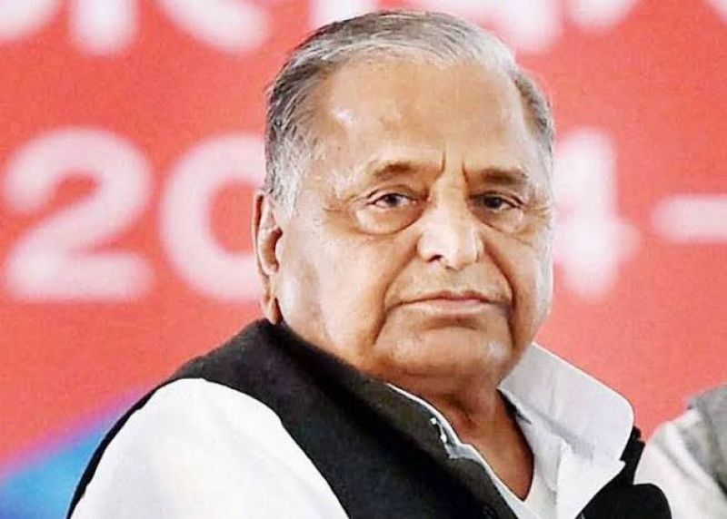 योगी सरकार यादव परिवार पर मेहरबान, IPS अधिकारी को धमकाने के मामले में मुलायम सिंह यादव को क्लीन चिट योगी सरकार यादव परिवार पर मेहरबान, IPS अधिकारी को धमकाने के मामले में मुलायम सिंह यादव को क्लीन चिट