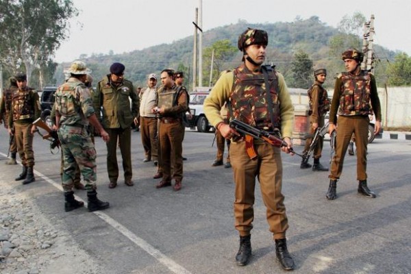 आर्मी अफसरों की पत्‍नियों की बहादुरी को सलाम