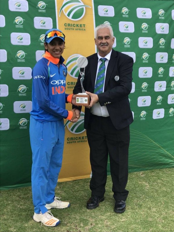 INDvsSA : अफ्रीका की धरती पर शतक जड़कर स्मृति ने रचा नया इतिहास INDvsSA : अफ्रीका की धरती पर शतक जड़कर स्मृति ने रचा नया इतिहास