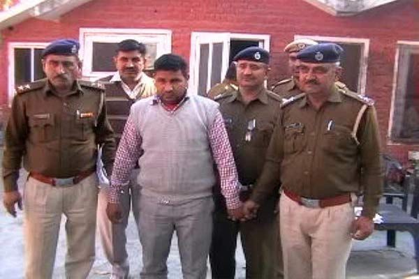 व्हाट्स एप की मदद से पुलिस ने सरगना को पकड़ा व्हाट्स एप की मदद से पुलिस ने सरगना को पकड़ा