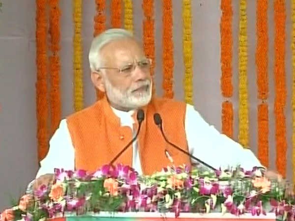 अखिलेश यादव का काम नहीं बल्कि कारनामा बोलता है अखिलेश यादव का काम नहीं बल्कि कारनामा बोलता है